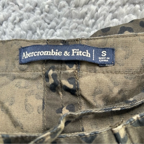 Abercrombie and Fitch Top Womens Small Spaghetti Strap Tank Cropped Animal Print - Picture 5 of 5